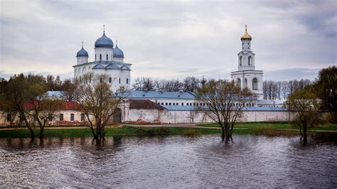 Монастыри для мужчин в России