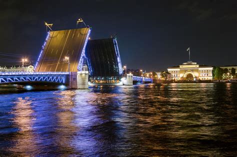 Особенности развода моста Александра Невского