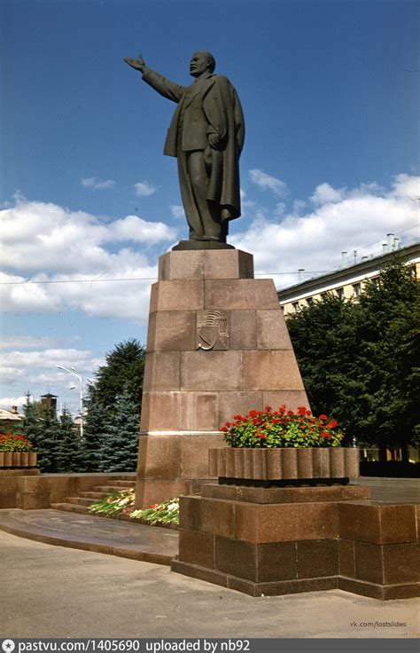 Памятники Ленину в городах: особенности и значения их присутствия