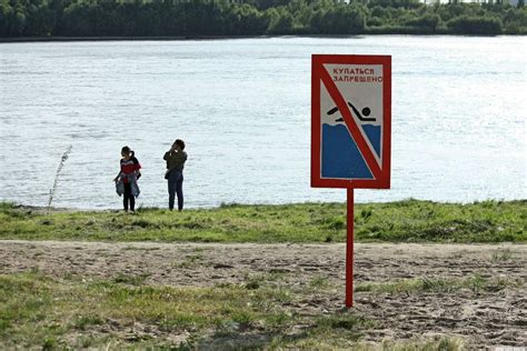 Причины запрета купания в море