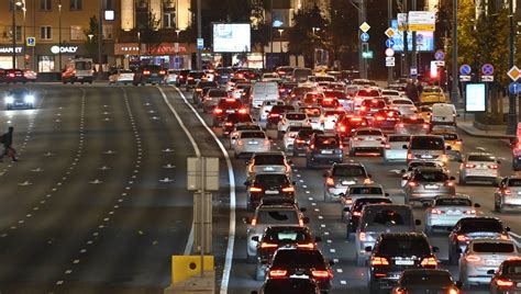 Тайна отсутствия пробок в Москве: причины и решения